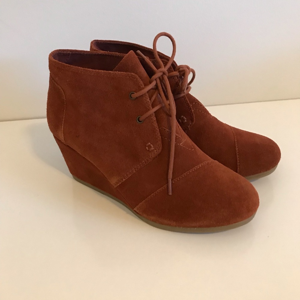 Toms Suede Carmel Wedges